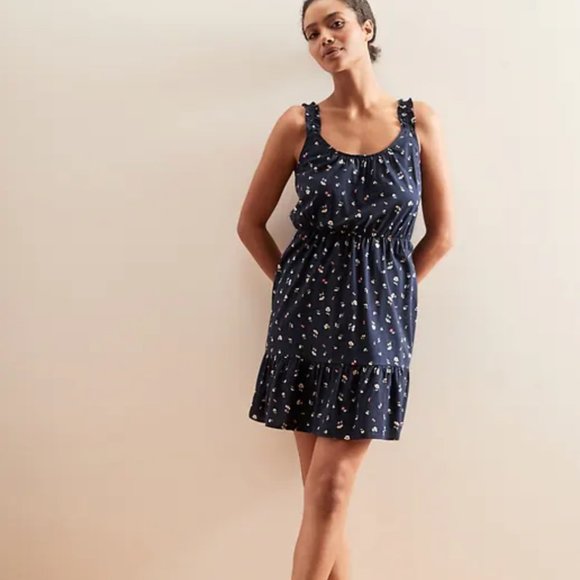 Banana Republic Dresses & Skirts - Banana Republic Petite Ruffle Fit-and-Flare Dress XS